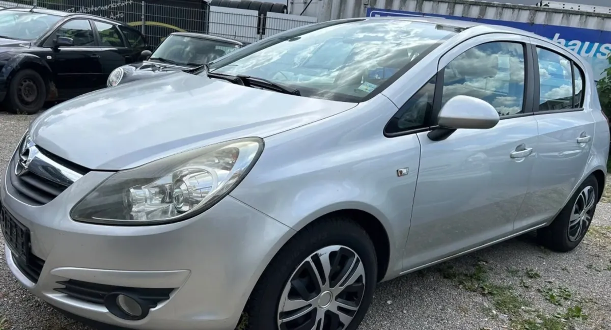 08 Opel corsa 1.4 petrol automatic