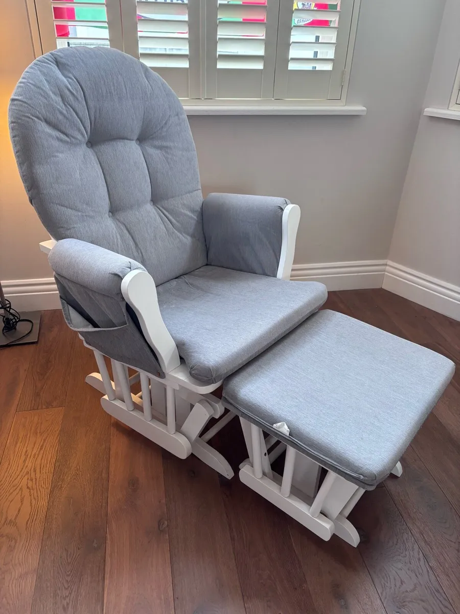 Babylo Rocking Feeding Chair - Image 1
