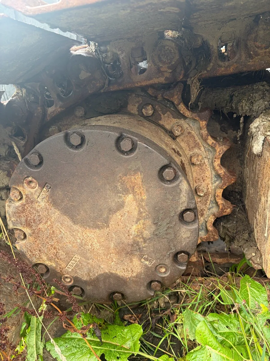 Zaxis 130-6 undercarriage - Image 2
