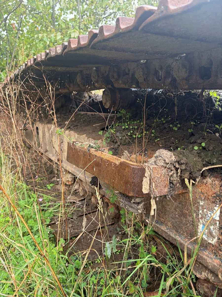 Zaxis 130-6 undercarriage - Image 4