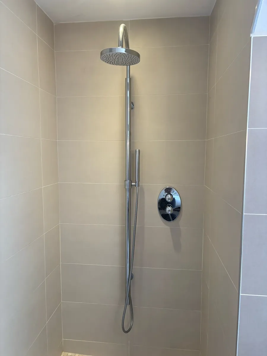 shower x2 - Image 1