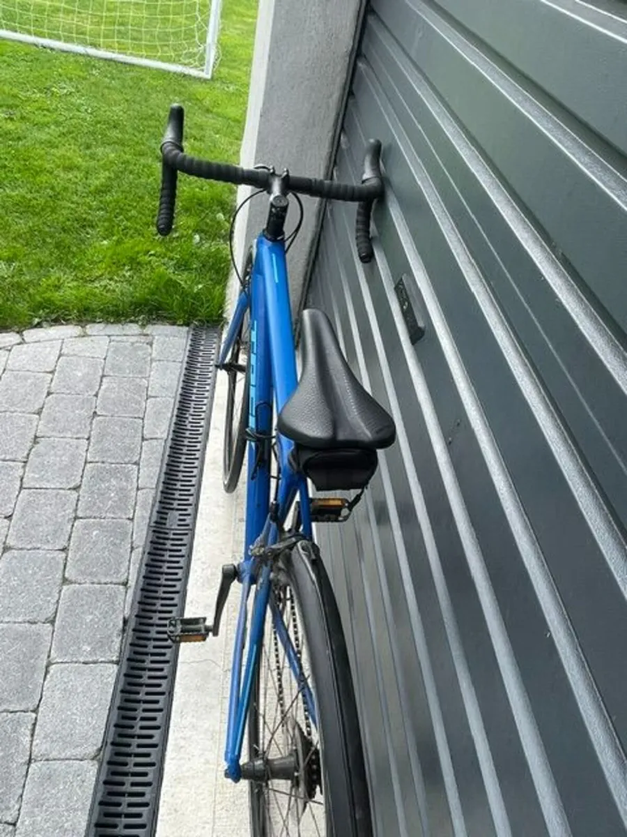 TREK  Domane AL2 047 RD - Image 3
