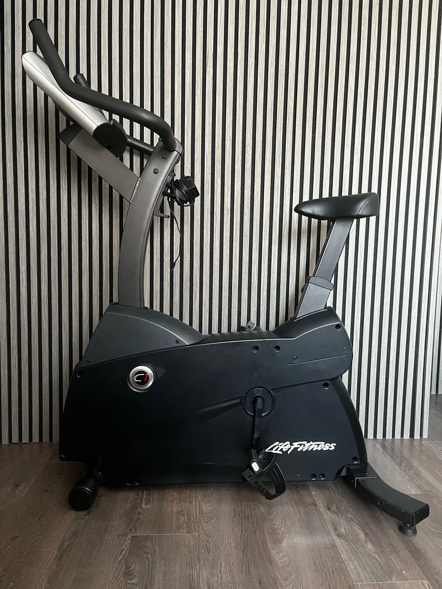 Life fitness c1 exercise bike - Image 2
