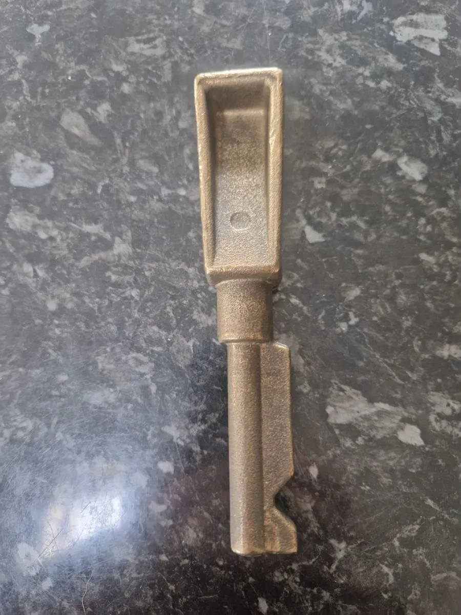 Train forward/reverse key - Image 2
