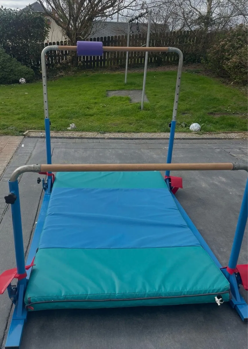 Gymnastics bars - Image 2