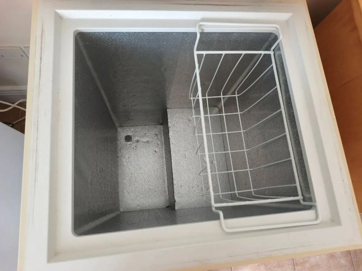 Chest Freezer - 100L - Image 3