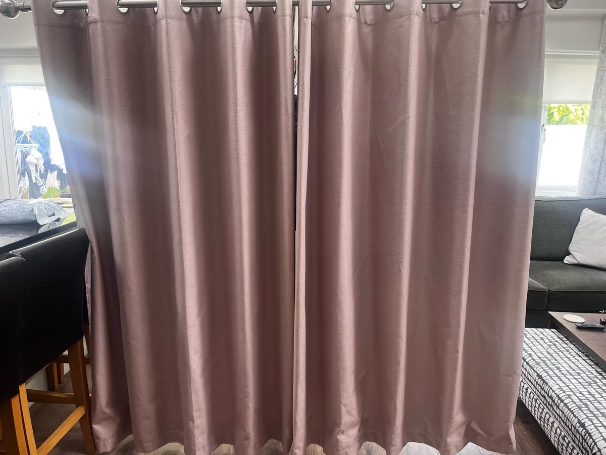 Curtains - Image 2