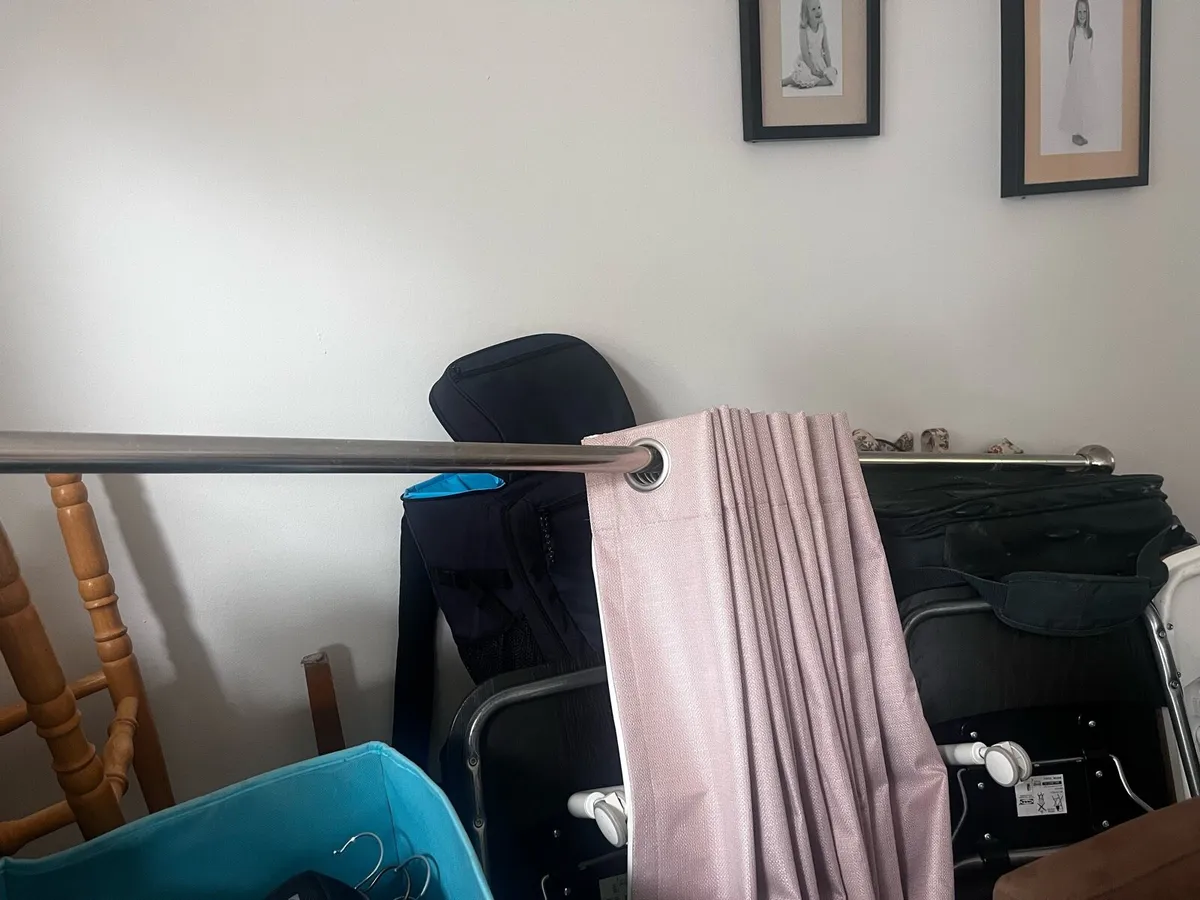 Curtains - Image 3