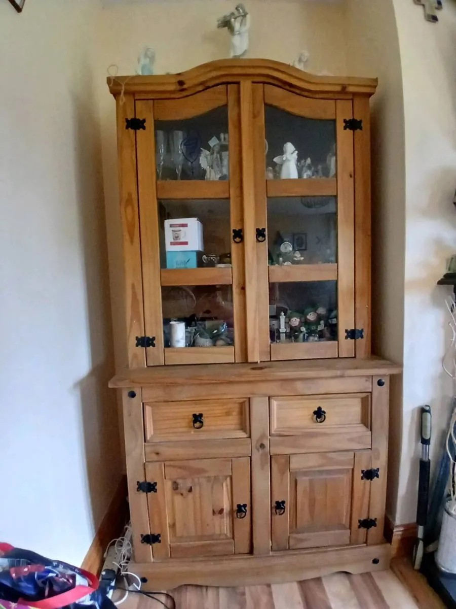 Tv unit and 2 piece cabinet - Image 1