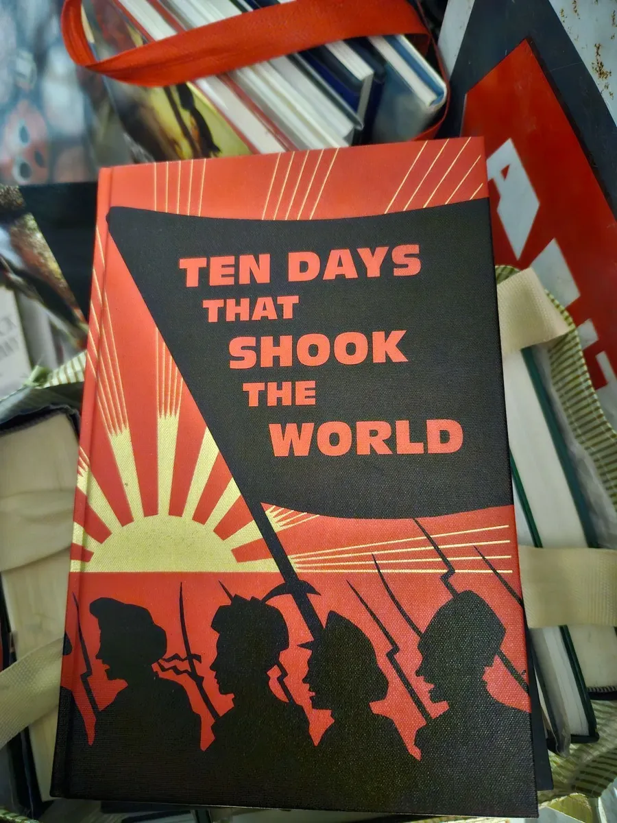 Book 10 Days that Shook the World - Image 1