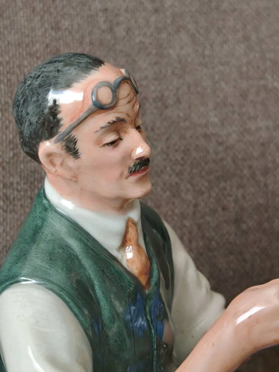 Royal Doulton THE BACHELOR HN2319 - Image 4