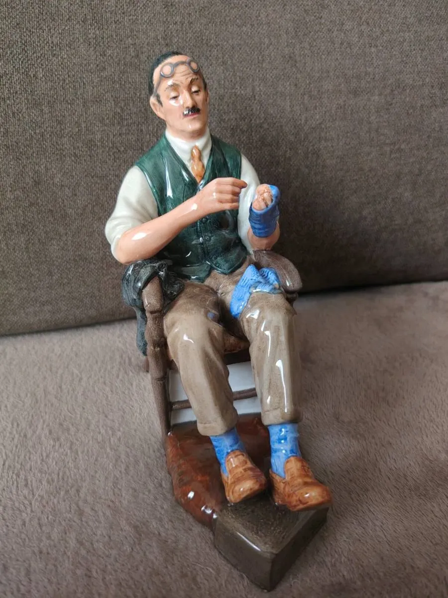 Royal Doulton THE BACHELOR HN2319 - Image 1