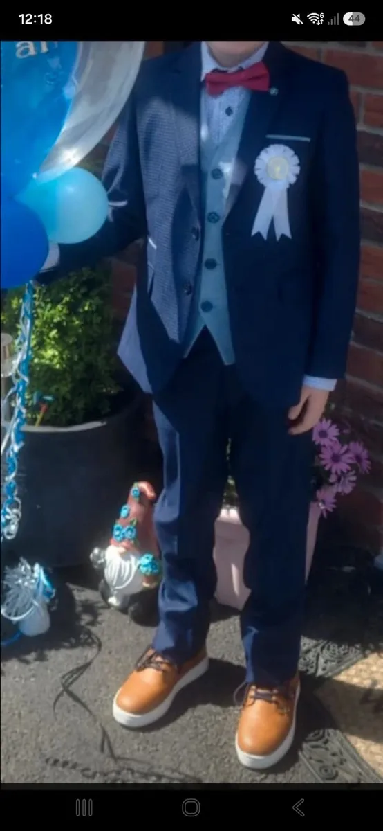 Boys 3 piece suit - Image 1