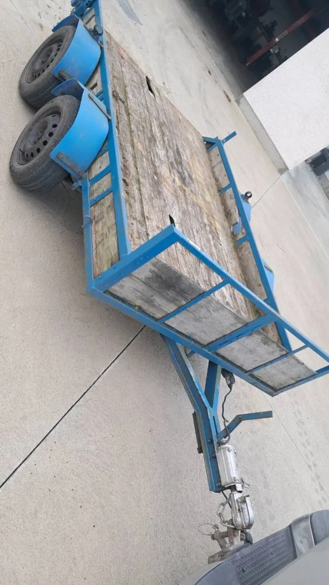 Trailer - Image 1