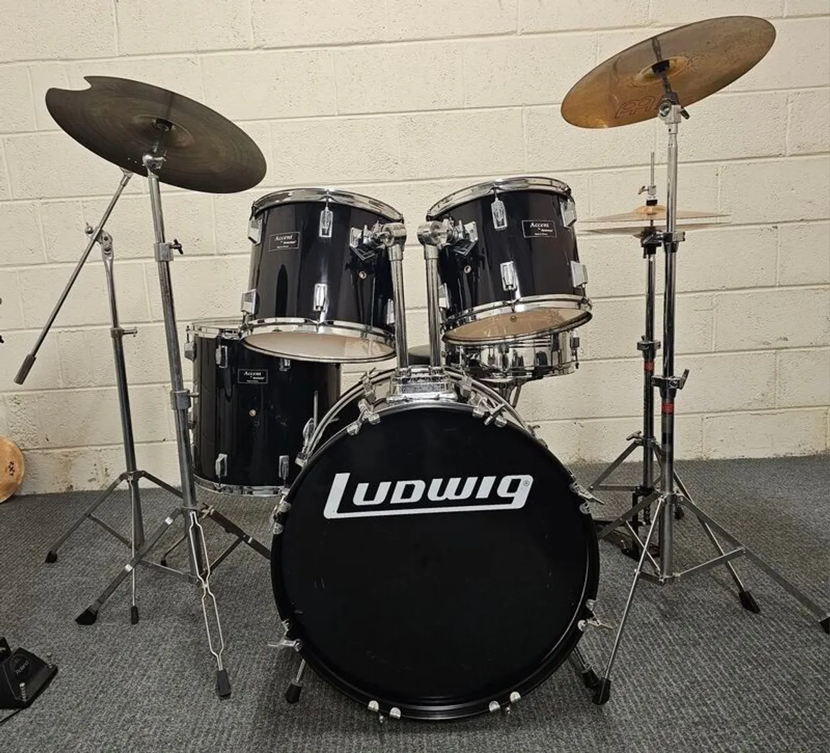 Ludwig accent drum kit - Image 1