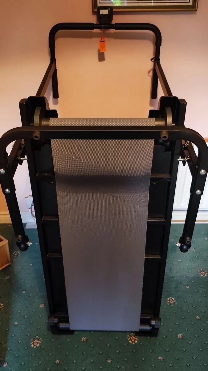 Opti Treadmill,  as new, manual, fixed incline, - Image 2