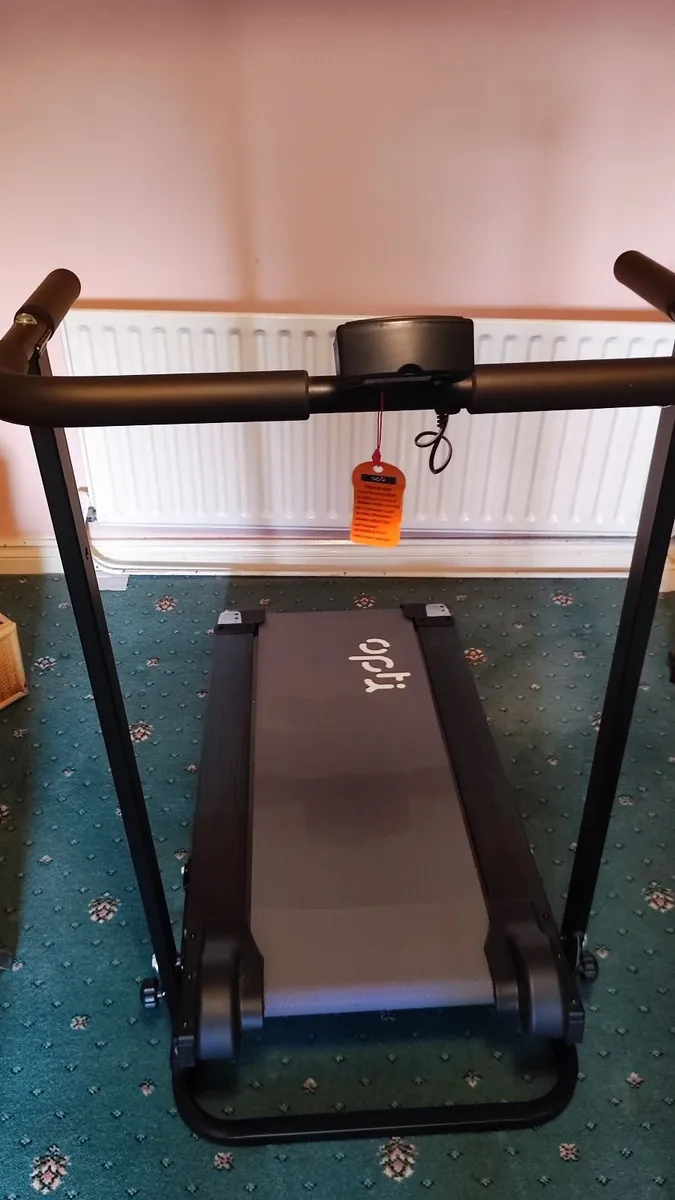 Opti Treadmill,  as new, manual, fixed incline, - Image 1