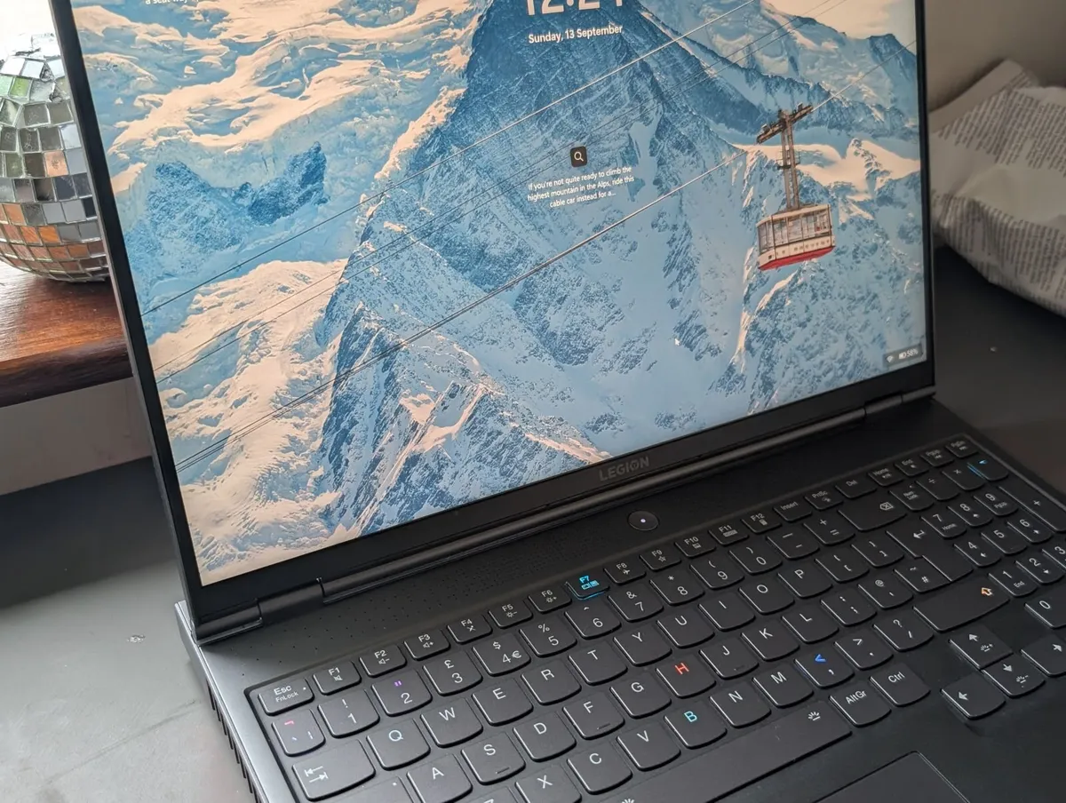 Lenovo Legion 7 - Laptop - Image 3