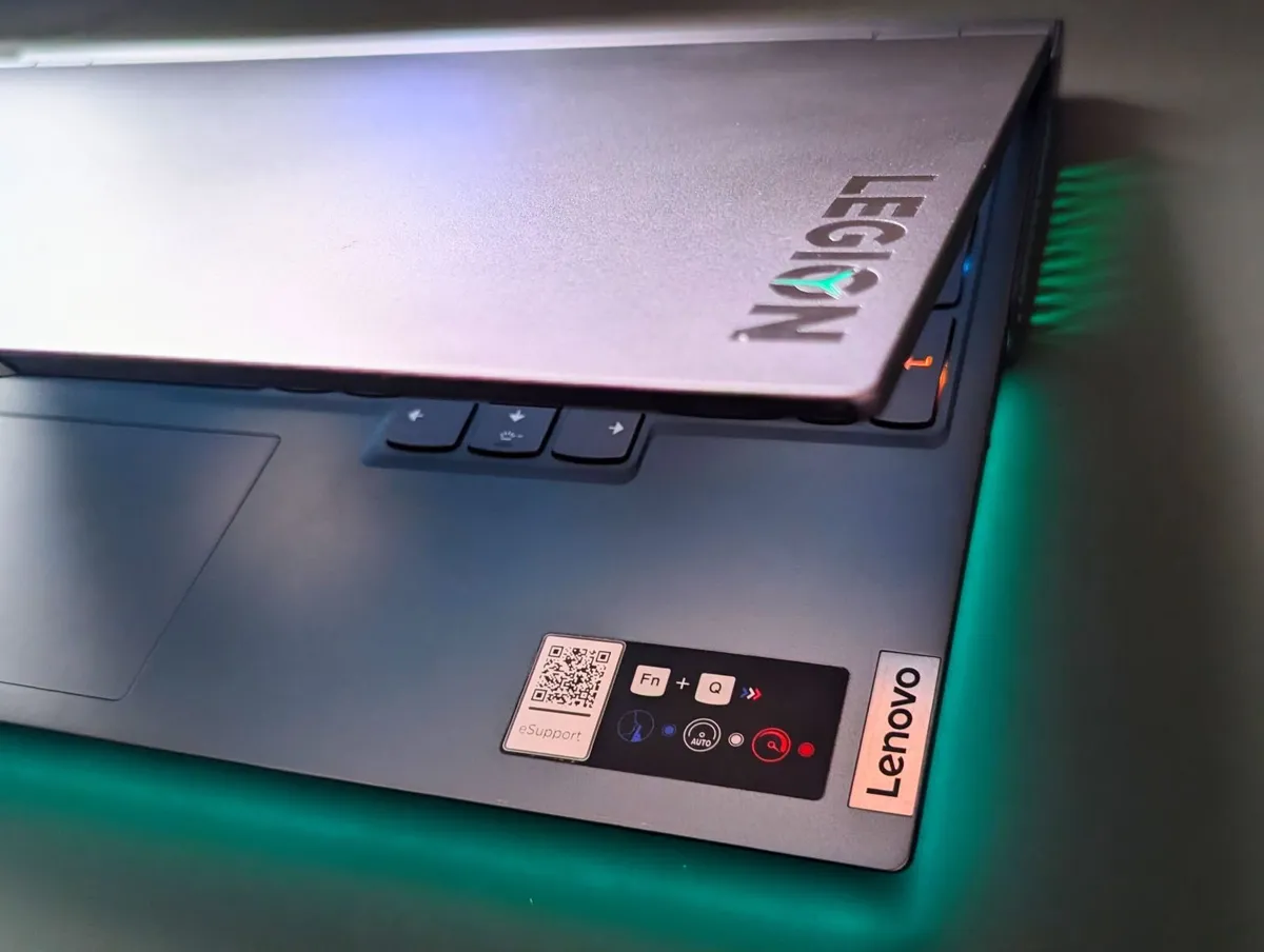 Lenovo Legion 7 - Laptop - Image 4