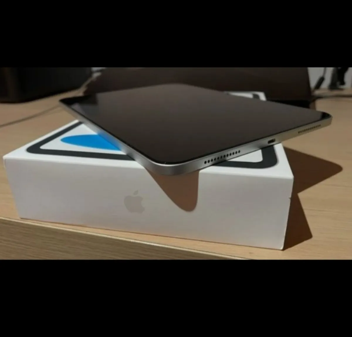 New Apple  iPad 10.9" 10th Gen 256GB WiFi - Image 4