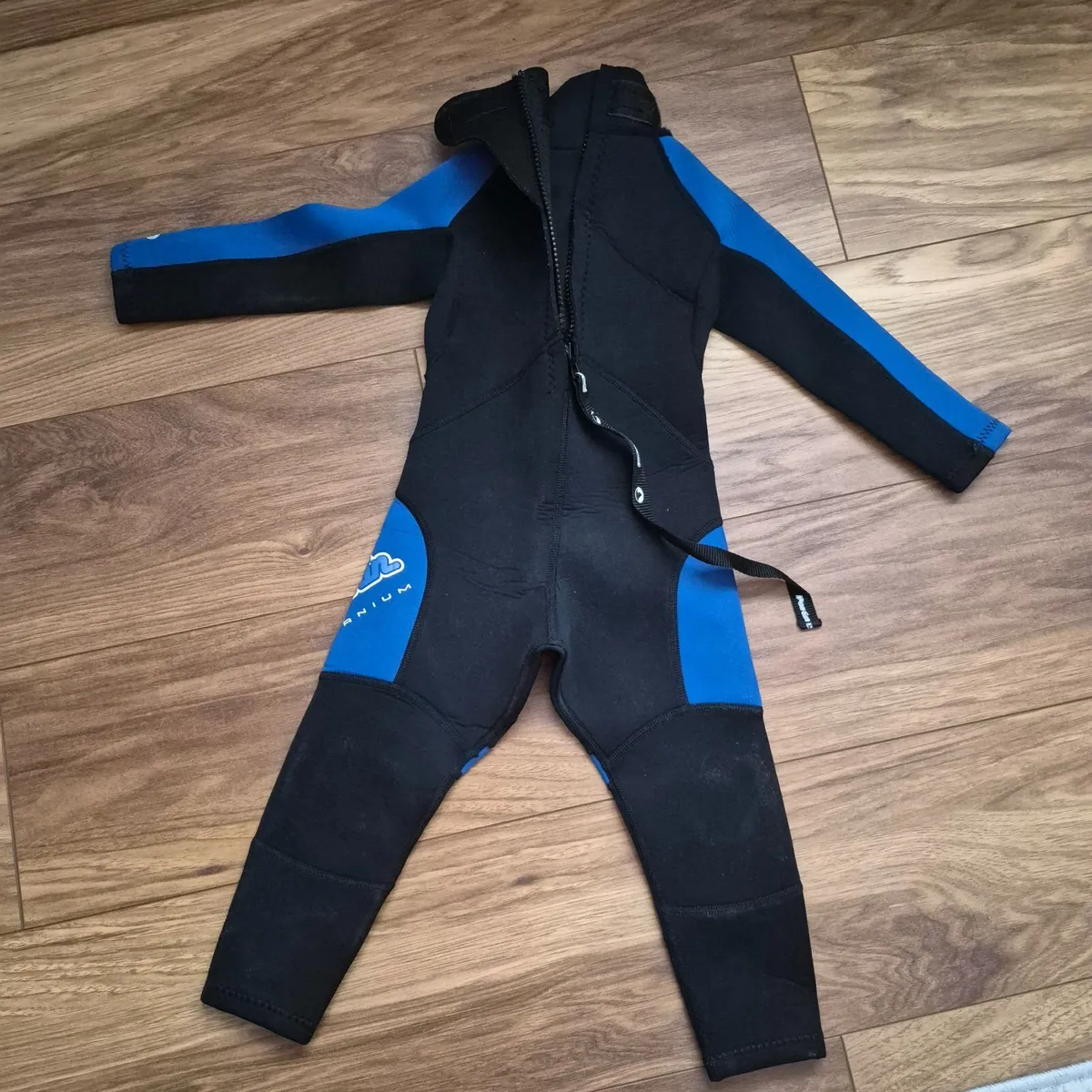 Kids wetsiut - Image 3