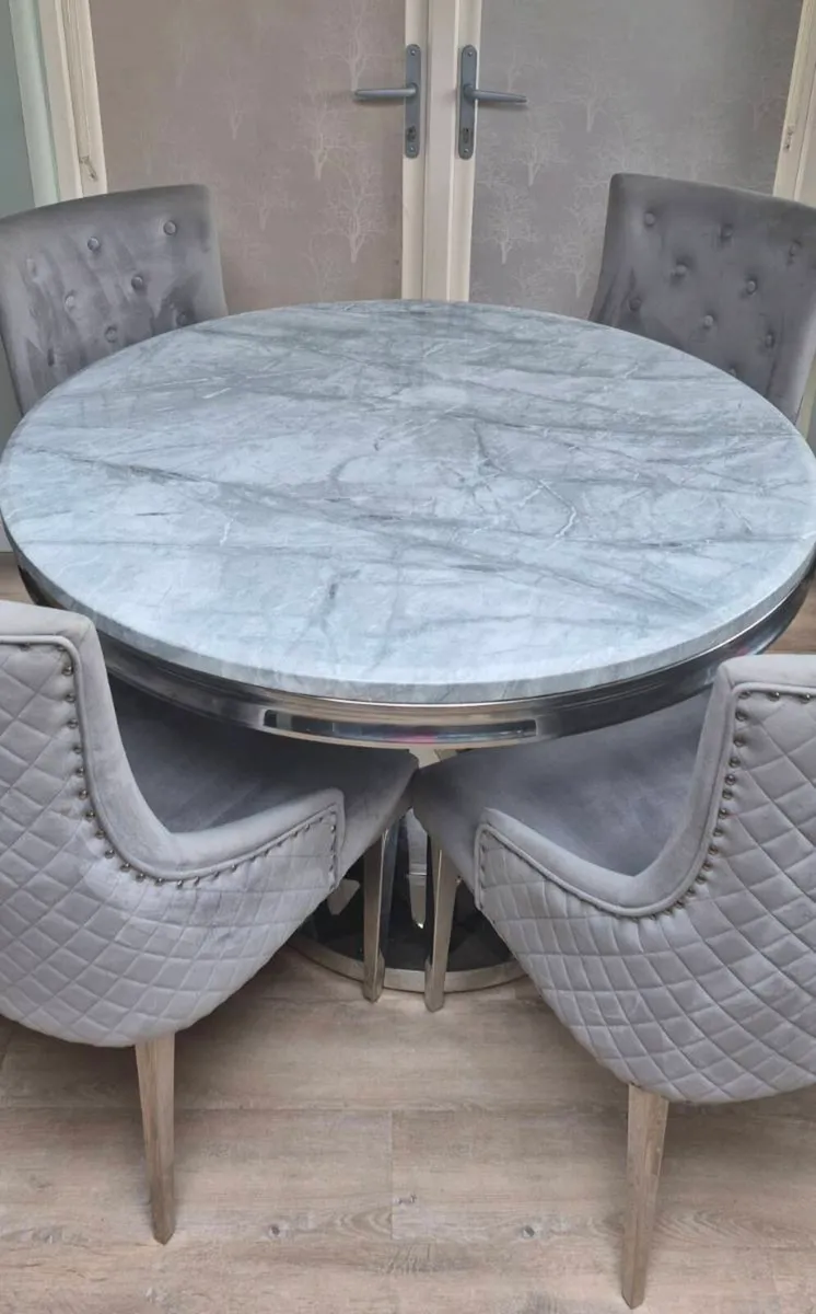 DINNING TABLE and 4 CHAIRS - Image 3