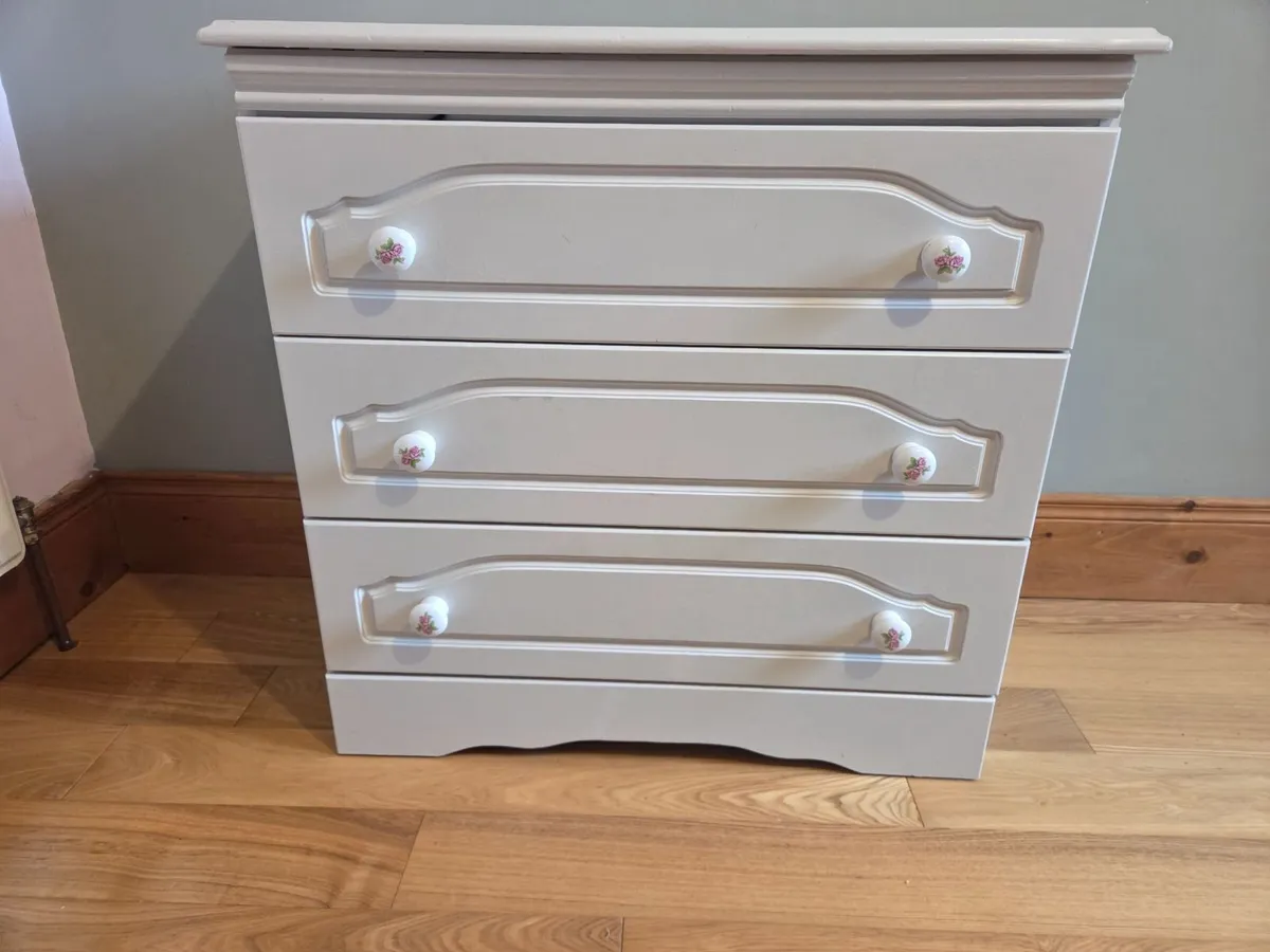 Chest of drawers - Image 2