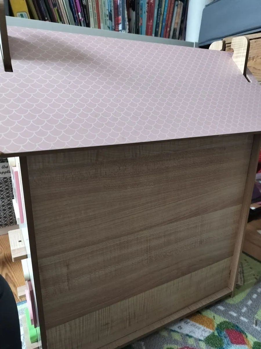 Wooden dolls house with accessories - Image 2