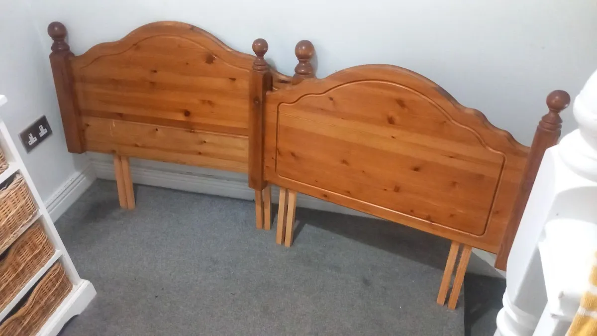 Single headboard
