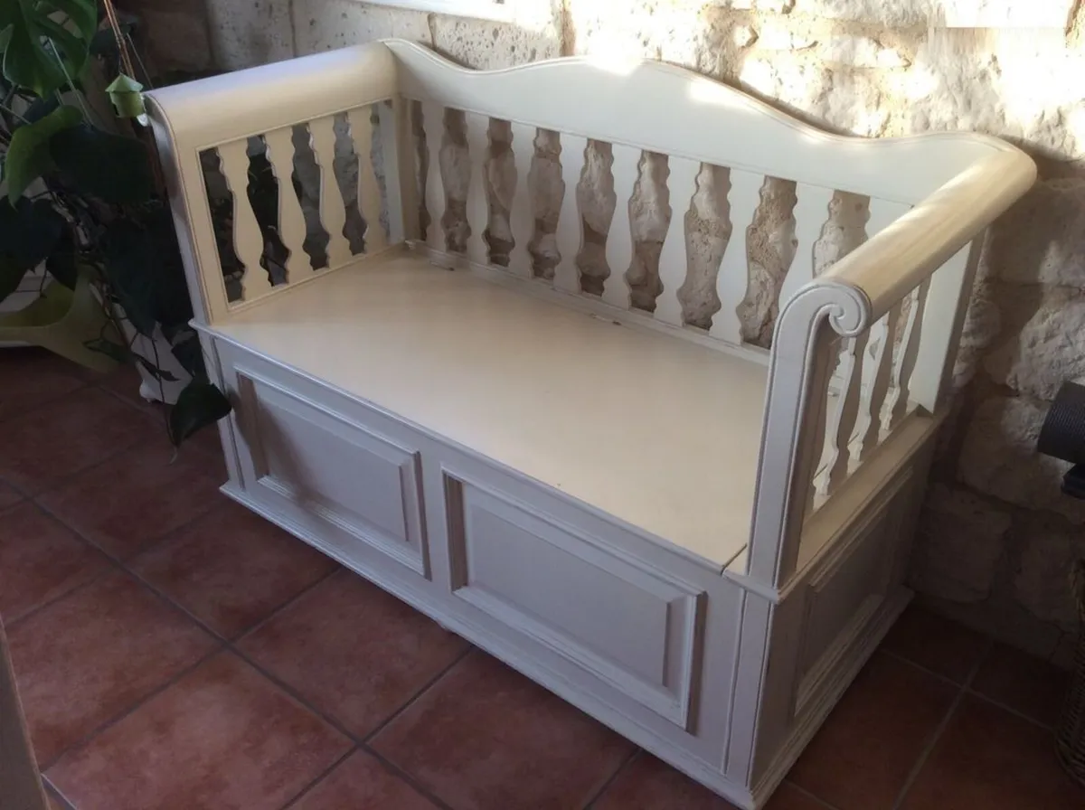 Country Corner Shabby Chic storage bench - Image 1
