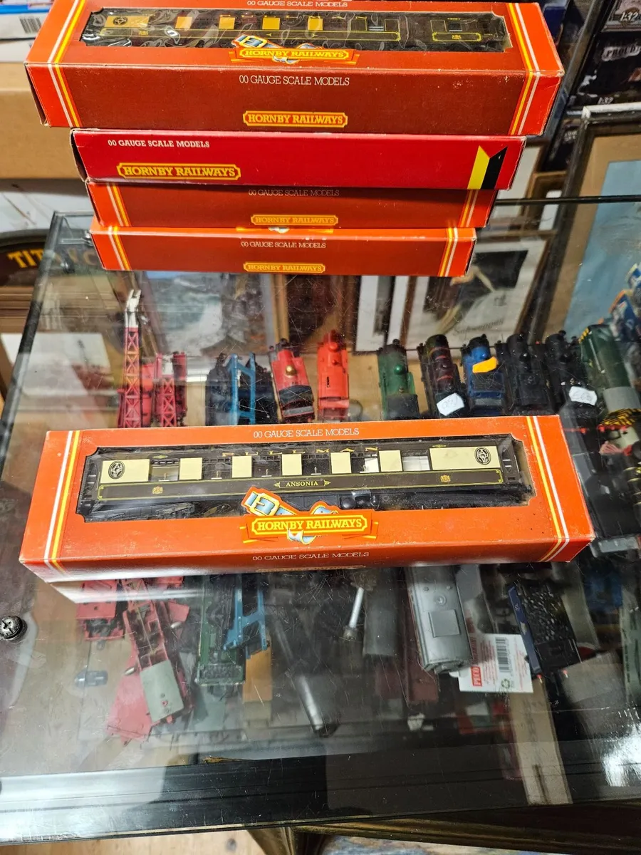 Hornby OO Gauge Carraige