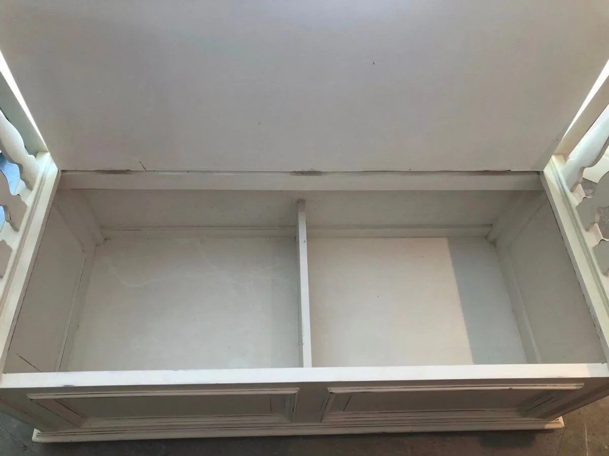 Country Corner Shabby Chic storage bench - Image 4