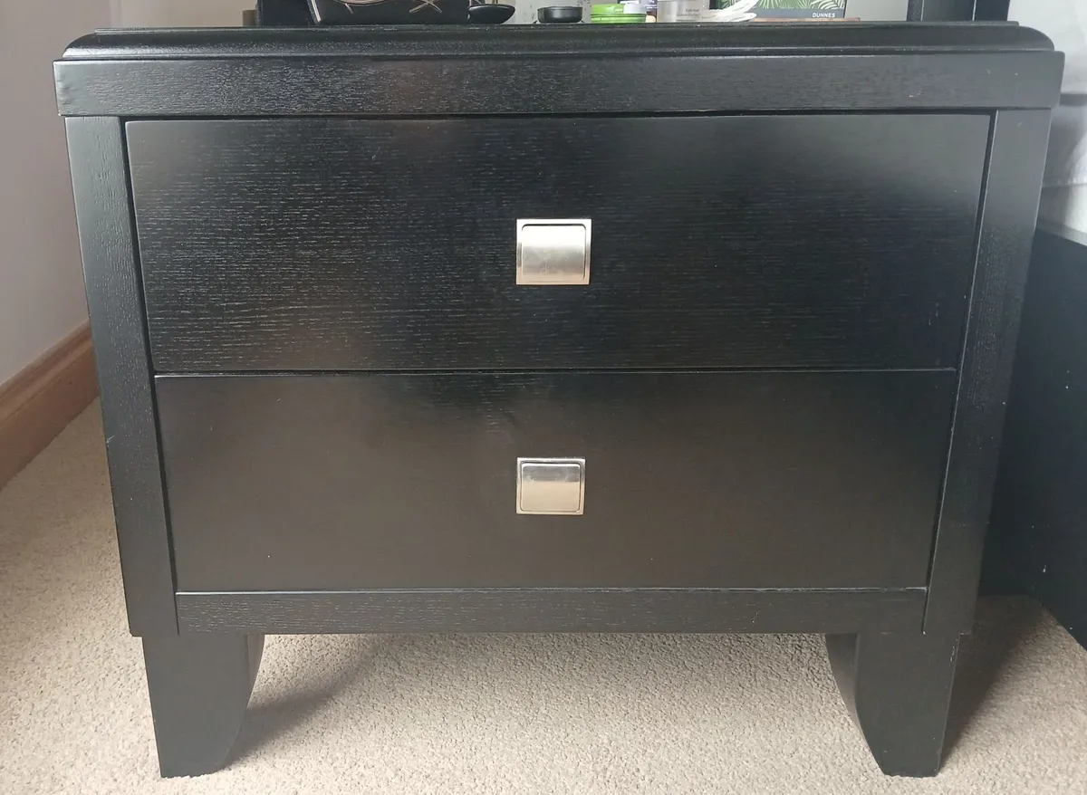 Bedroom furniture - Image 1