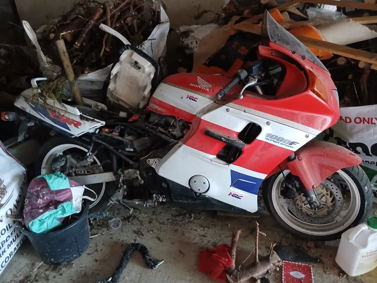 1993 HondaCBR1000F - Image 4