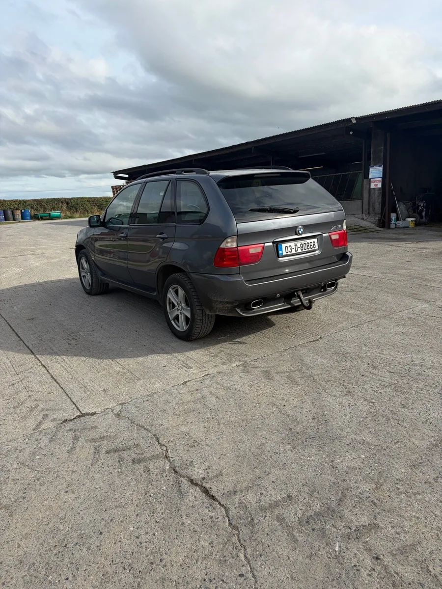 BMW x5 crew cab - Image 4