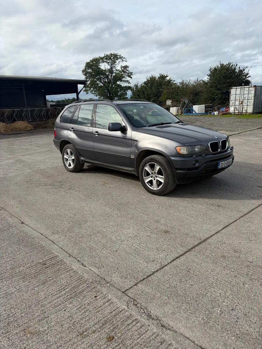 BMW x5 crew cab - Image 1