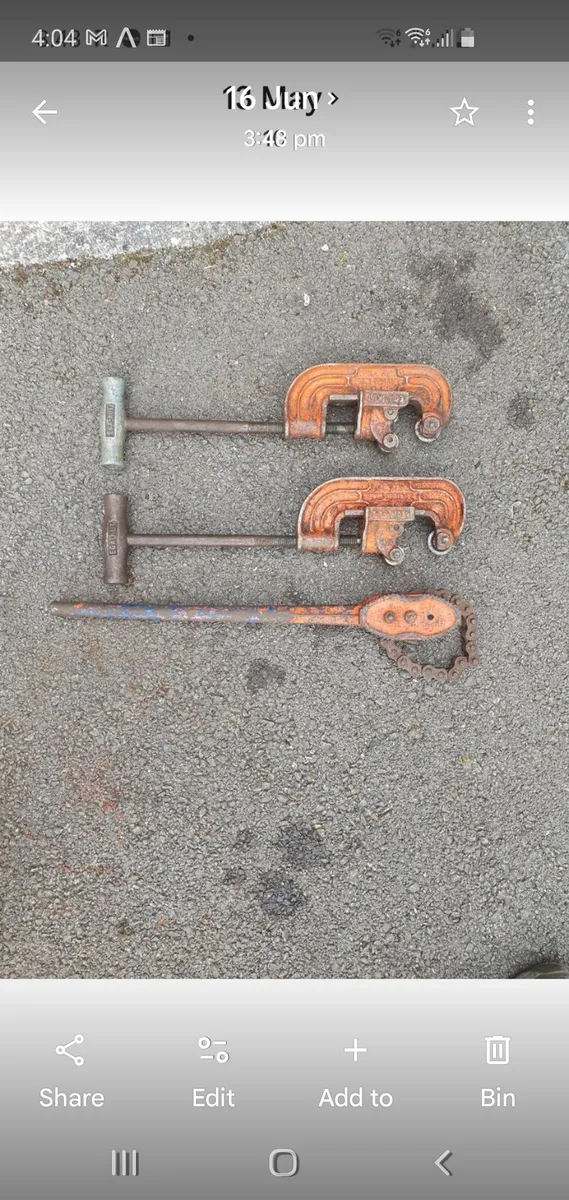 Pipe cutters