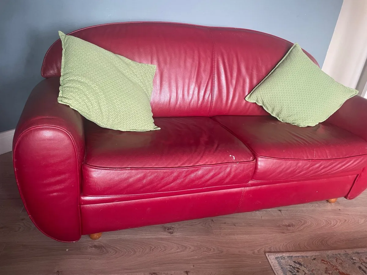 Red leather couch - Image 4