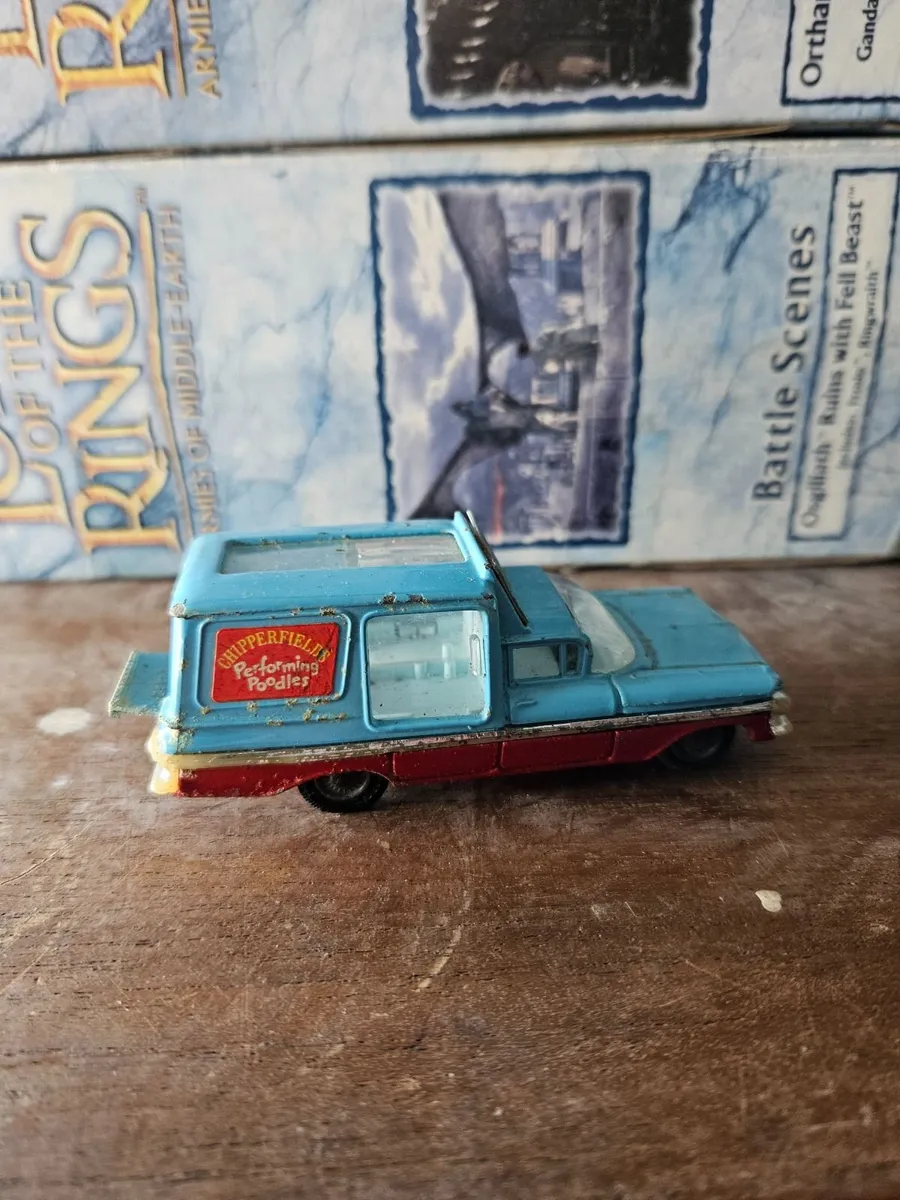 Corgi Chipperfields Circus Car - Image 4