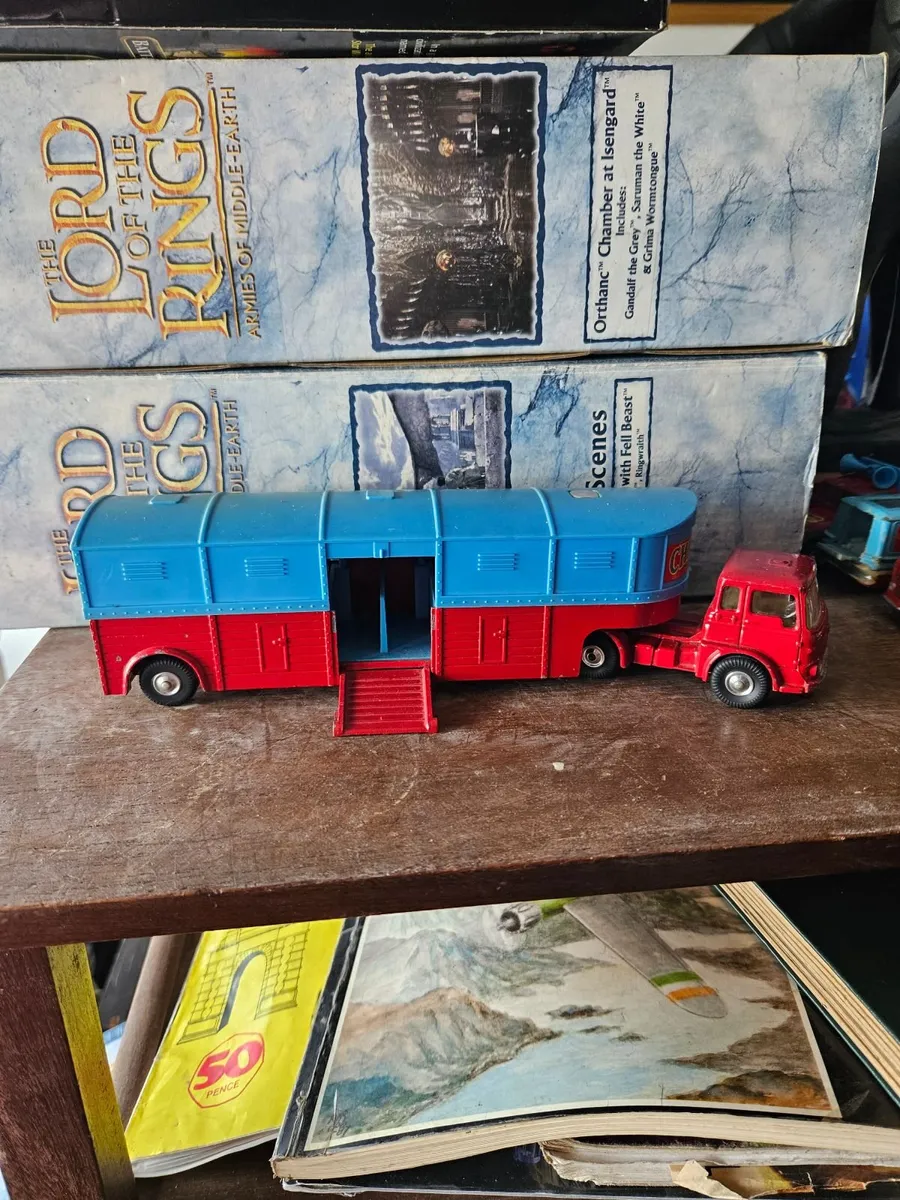 Corgi Chipperfields Circus Truck - Image 2