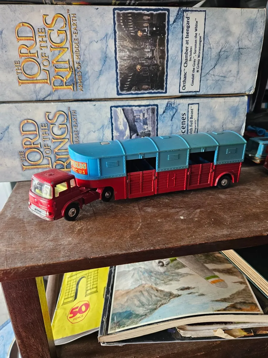 Corgi Chipperfields Circus Truck - Image 1