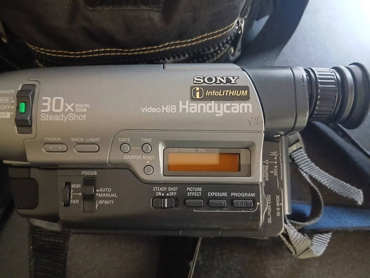 Video camera - Image 3