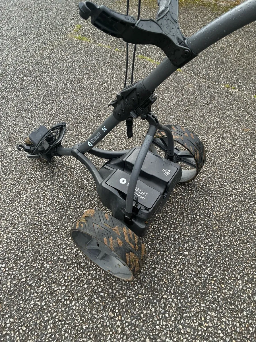 Motocaddy lithium 1 year old - Image 2