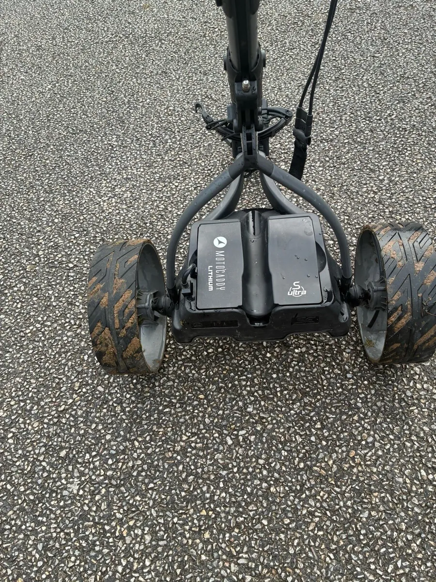 Motocaddy lithium 1 year old - Image 3