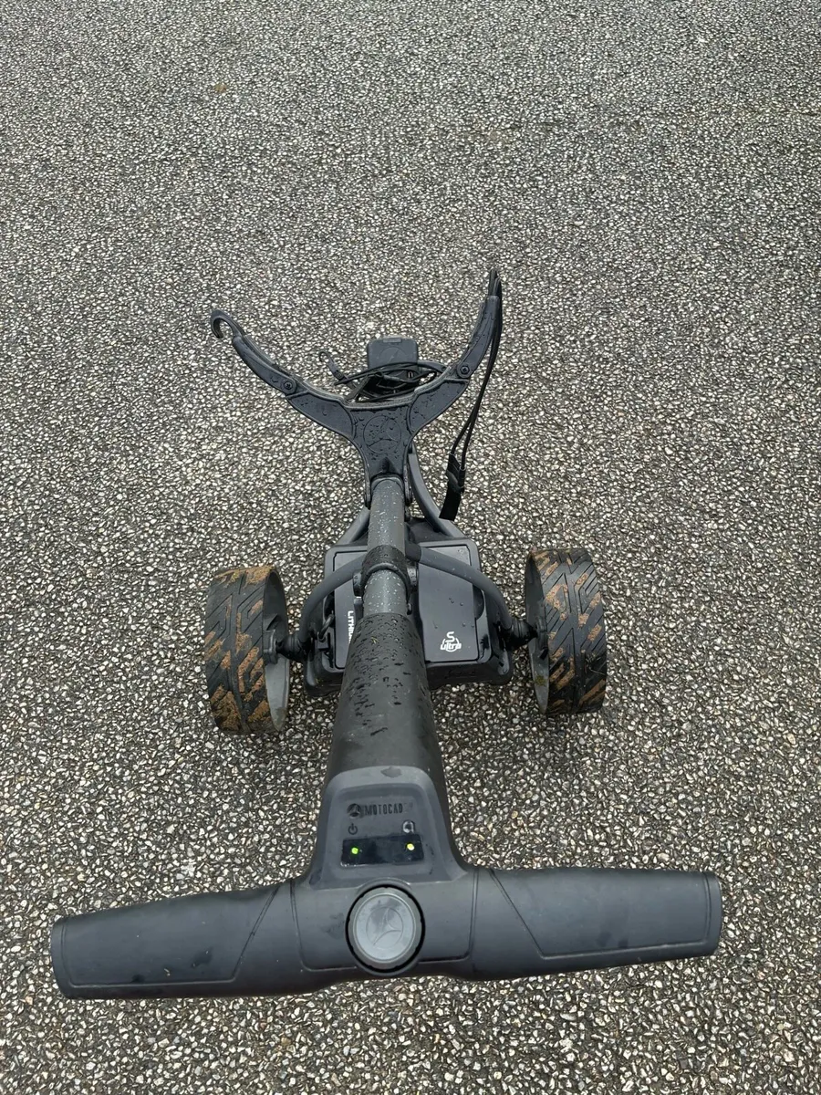 Motocaddy lithium 1 year old - Image 4