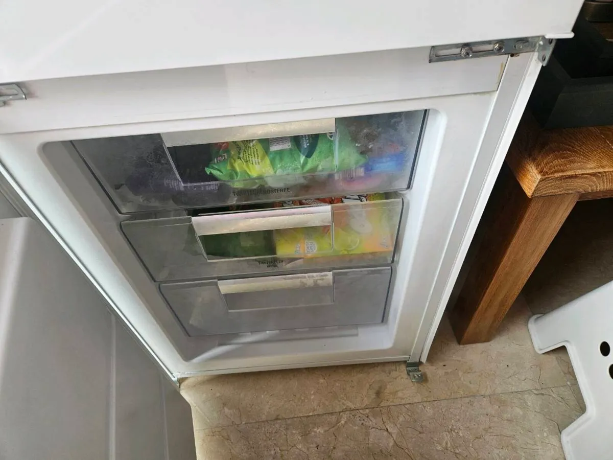 Electrolux integrated fridge freezer 70/30 - Image 2