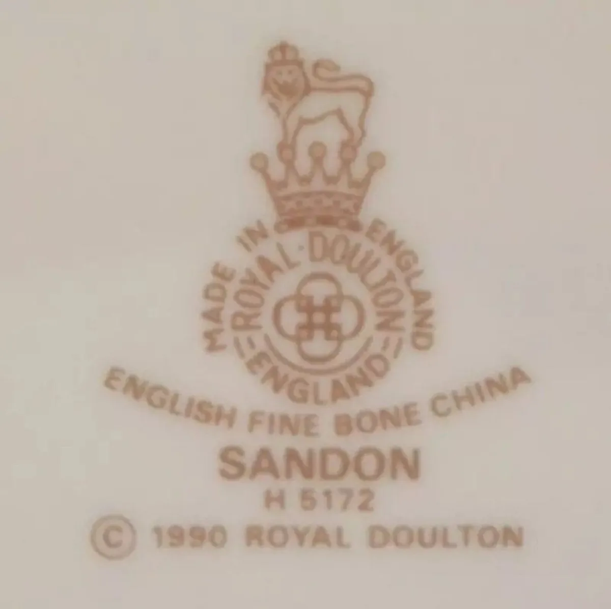 Pristine Vintage Royal Doulton "Sandon" Tea Pot - Image 3