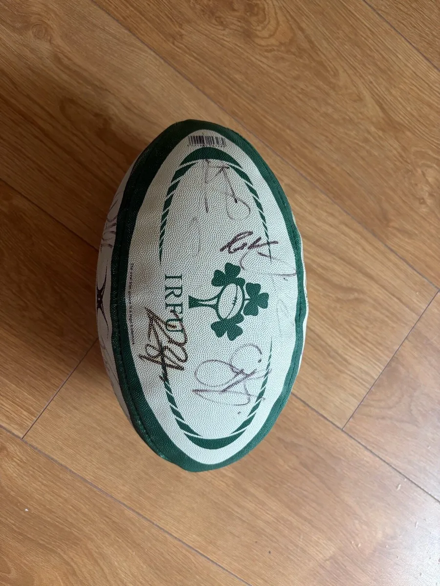 Official signed Ireland rugby ball - Image 2