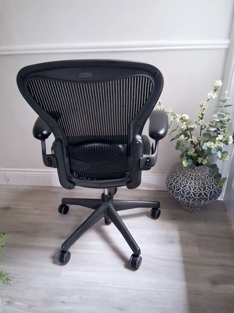 Herman Miller Aeron Ergonomic Chair - Image 4