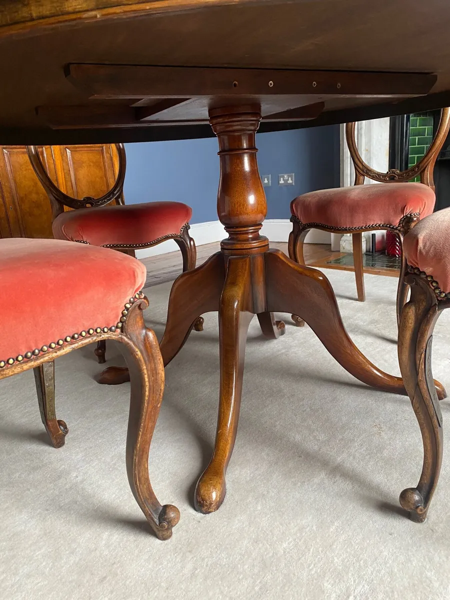 Antique table and chairs - Image 4